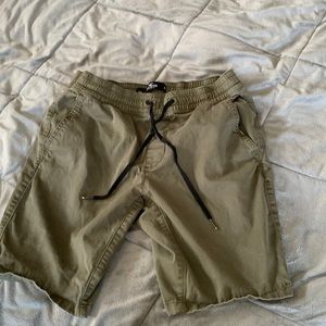 Hollister. Jogger Short. Medium. Dark green